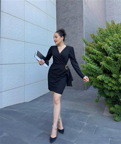 SİYAH MİNİ BEL DETAYLI ELBİSE