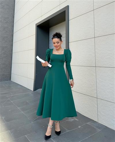 YEŞİL KREP KUMAŞ GENİŞ ELBİSE