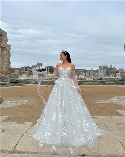 BEYAZ VİCTORİA TASARIM TAŞLI ABİYE